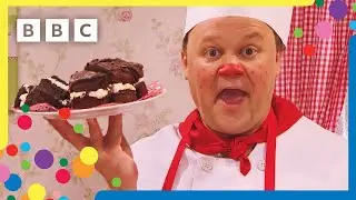 Mr Tumble's Chocolate Cake | Mr Tumble and Friends