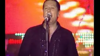 Aco Pejovic - Malo je - (Live) - (Koncert Zivota - Skenderija 19.05.2011.)