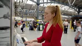 Freya Ridings - Lost Without You (Live at Dublin's Heuston Station)