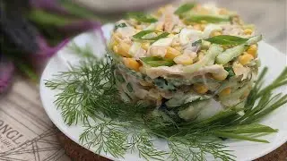 Этот салат входит в Топ-5 самых вкусных салатов с кукурузой.4 ингредиента.15 минут времени и готово.