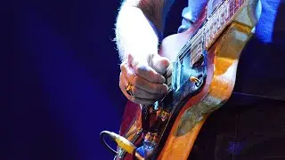 Chris Rea - The Road To Hell (Live At Plymouth Pavilion 13th of the April 2006).