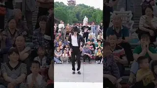 who did perfect move #who is it 🤔🤫🤯do we find! wait for Michael Jackson#michaelzaxon#michaeljackson
