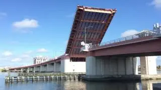 N Causeway Drawbridge Operating - New Smyrna Beach FL