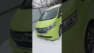 Хонда Фрид гибрид на обвесах Modulo