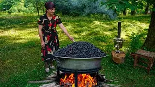 Black mulberry jam collected from the fresh harvest - How to make black mulberry jam in the village?