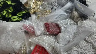 Распаковка бисера и швейной фурнитуры для новых платьев