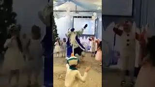 01.01.2022 Лучший Дед Мороз на утреннике в детском саду 🕺💃🕺💃🕺🕺💃 зажигает и бомбит 🎅🎅🎅