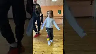 Малышка удивляет🕺🏼