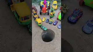 Jcp Pushing 3 car red auto rickshaw 😲 in pit & parking tractor hulk #jcbtoy #jcb #viral part-57