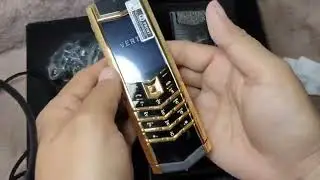 Vertu Signature Gold Limited Edition Luxury Mobile Phone