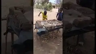 В Африке нет денег, но ребята не унывают 