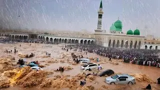 Madina Disappearing Underwater! Water Currents Sweep Away Cars and People, Saudi Arabia Flood