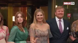 El impactante vestido futurista efecto 3D que lució la reina Máxima en su pre cumpleaños | ¡HOLA! TV