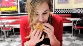 DARE ACCEPTED: EAT BURGER IN 1 MINUTE.... WATCH IT!!  I DARE YOU!!