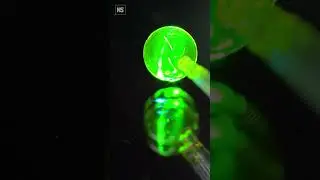 Soap bubbles make tiny lasers