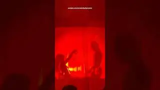 Sabrina Carpenter has handcuffs in new Bed Chem outro? 🚨😱 