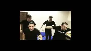 Устроили тут танцульки 😌🕺 