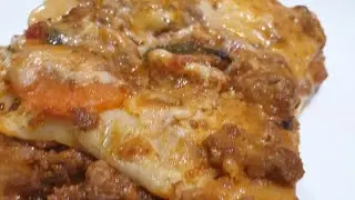 AMAZING HOMEMADE LASAGNA