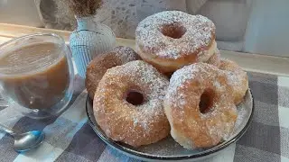 Дріжджові пончики на молоці. Пончики простий рецепт. Дріжджове тісто на молоці