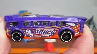 Hot Wheels High 2023 Track Team School Bus Toy Unboxing and Review - Purple and Orange