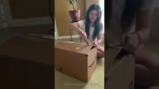 She loves big boxes - Leah Gotti