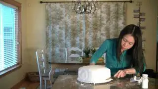 Baking With Carmen - Project 7b: Covering A Cake With Fondant (For Mobile Devices)