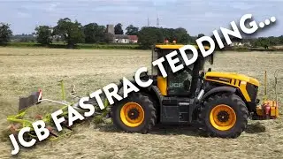 4Kᵁᴴᴰ Hay harvest 2023 - D.E. Keebles JCB Fastrac 4220 with their Claas Volto 800 tedder in Suffolk