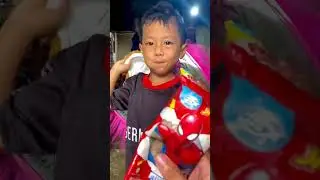 Ilham ambil es krim 