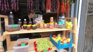 Гагрский рынок. Торговец специями устроил настоящее кулинарное шоу!