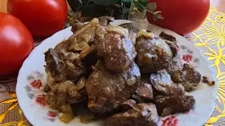 Жареная печенка с луком.Fried liver with onions.