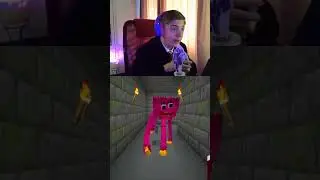 Escape from HUGGY WUGGY in MINECRAFT! 🎩 #minecraft #shorts