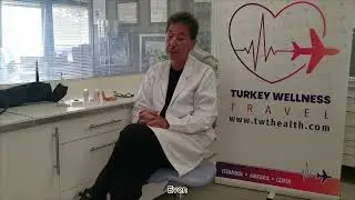 Doctor explains that there is no bleeding in implant treatment