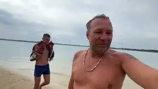 ДОЖДЬ и пасмурно☔️🌧️ПЛОХАЯ погода🌂💦но мы ИДЁМ купаться 👙🛁 Озёрные хроники (15)