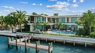 Beautiful New Construction Modern Waterfront Home | 1061 N Venetian Dr. Miami, FL