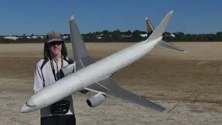 RC Boeing 737 maiden flight - short highest resolution version