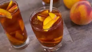 Clinton Kelly's Sweet Peach Bourbon Tea