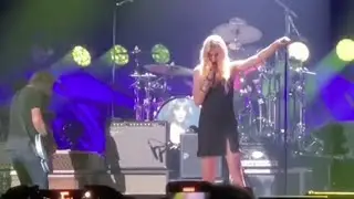 Taylor Momsen performing with Dave Grohl, Matt Cameron, Pat Smear, Kim Thayil and Krist Novoselic