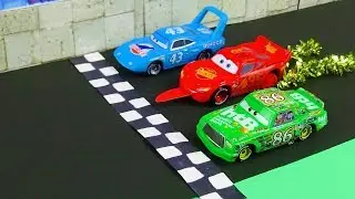 Cars 1 McQueen Lost His Tire Scene Remake! Stop Motion Animation Dinoco 400 Final Lap