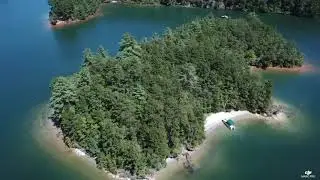 Lake Keowee in the Keowee-Toxaway State Park