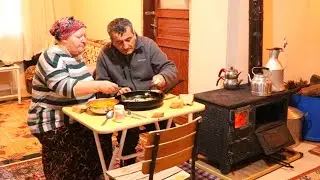 Cooking Frozen Edible Greens // Traditional Village Life