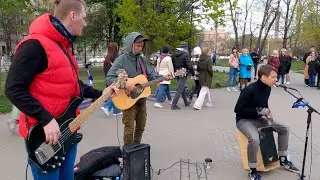 И вроде всё как всегда: всё те же чашки, ложки (Села батарейка) // 2023.05.09