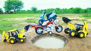 New Range Rover Car And Honda Activa Scooty Accident Pulling Out Jcb 3dx ? New Cartoon video | CSToy