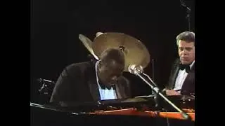 Oscar Peterson Trio - Salute to Bach