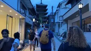 Night Walk in Kyoto Higashiyama Ward - Trendy Traditional Residential Area in Japan