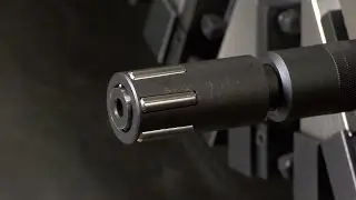 Roller burnishing tool with automatic diameter adjustment