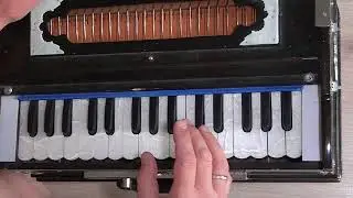 Гаджа Ханта дас - Аккорды гармошка киртан. Chords Maha mantra kirtan harmonium tutorial 5