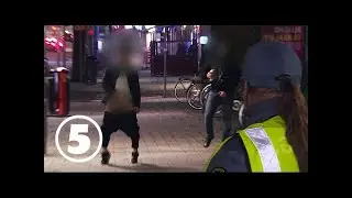 Tunnelbanan | Ung kille visar penis för vakterna