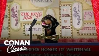 Triumph The Insult Comic Dogs First Appearance | Late Night with Conan O’Brien