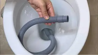 🔥 The plumbers hide it from us!  I lowered the hose into the toilet and a miracle happened!