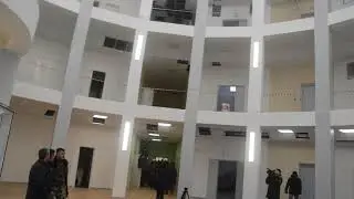 Холл новой школы